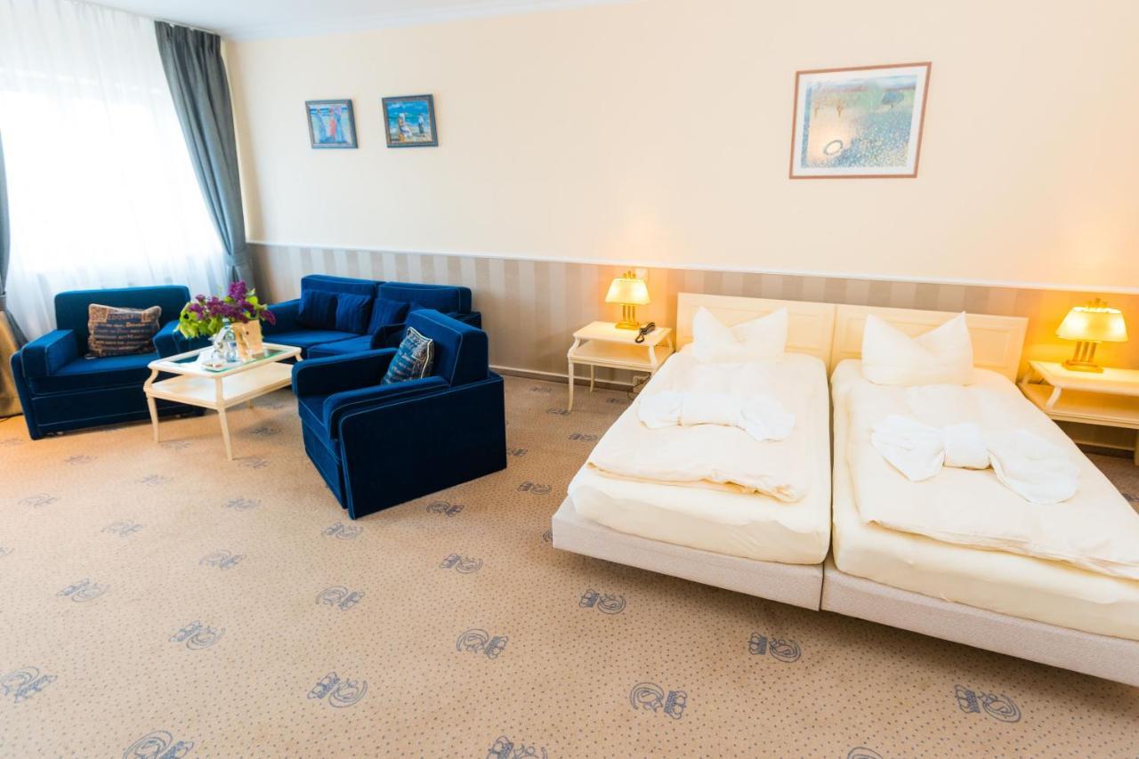 Hotel Erbprinz & Restaurant "Prinzenstube" Ludwigslust Extérieur photo